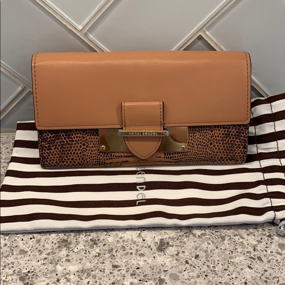 Henri Bendel leather wallet